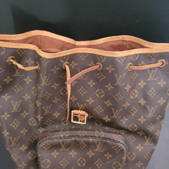 Montsouris Lv Authentic ❣️ - Picture 10 of 12